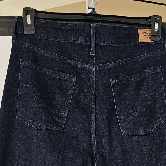 Levis Women’s Boot Cut Jeans - Picture 4 of 7